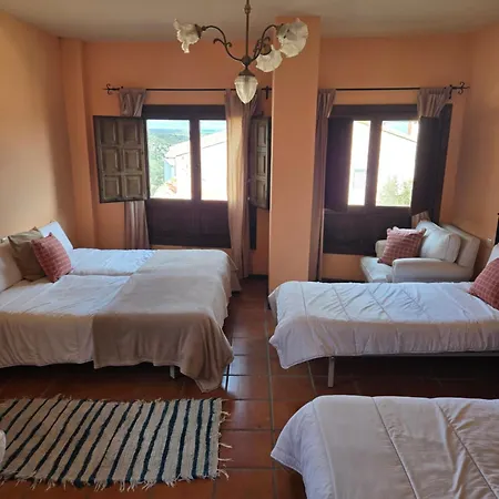 El Castellar Apartment *
